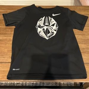 Boys Nike Large Dri Fit t shirt